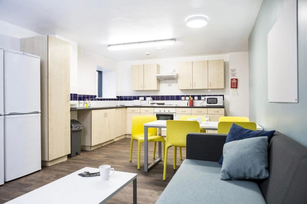 Small Double Ensuite Room Next To The City Centre Leeds  Exterior foto
